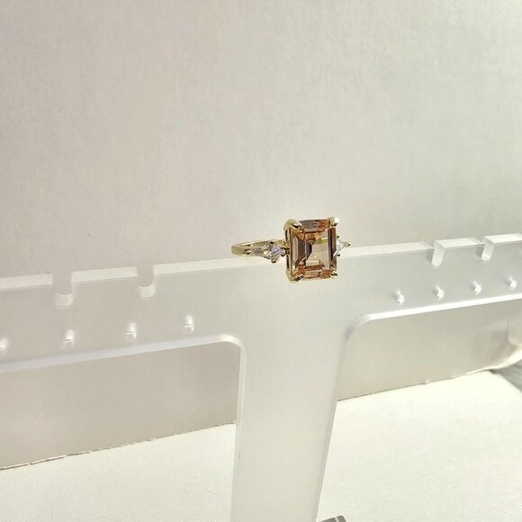 Charter Club Gold Ring With Light Amber‎ Crystal Size 7 - Picture 4 of 6